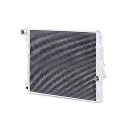 Mishimoto MMRAD-E46-323A