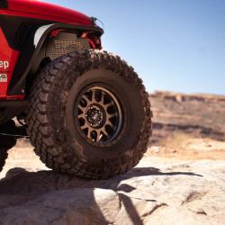 DV8 OFFROAD INFEND03FB