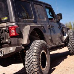 DV8 Offroad INFEND-03FR