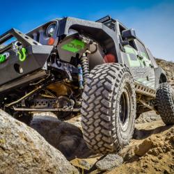 DV8 OFFROAD INFEND01FB