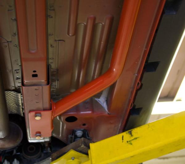 UMI Performance 1052CM-B