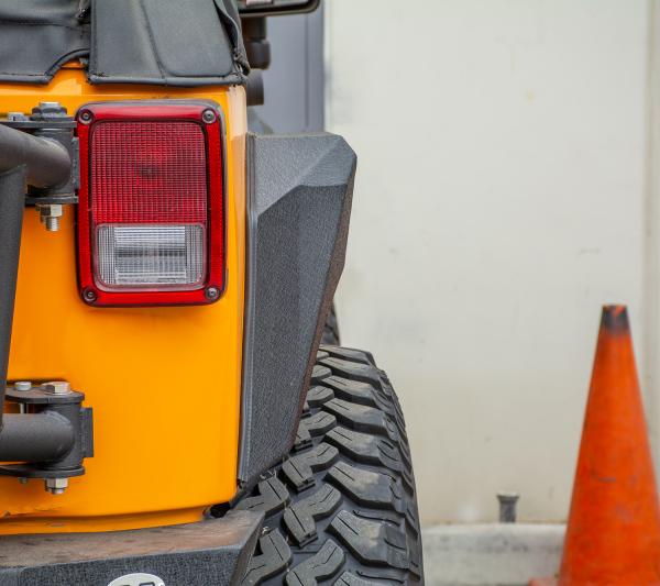 DV8 Offroad FENDB-09
