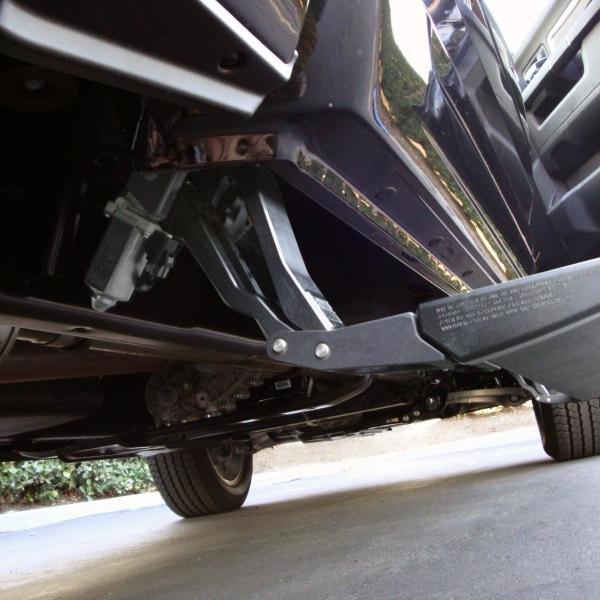 AMP Research 75138-01A-B