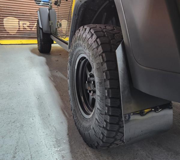 Rally Armor MF104-BLK-AGN