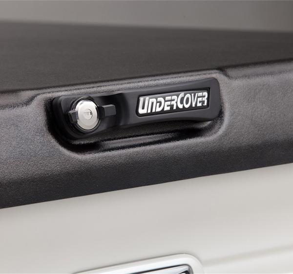 Undercover UC3098