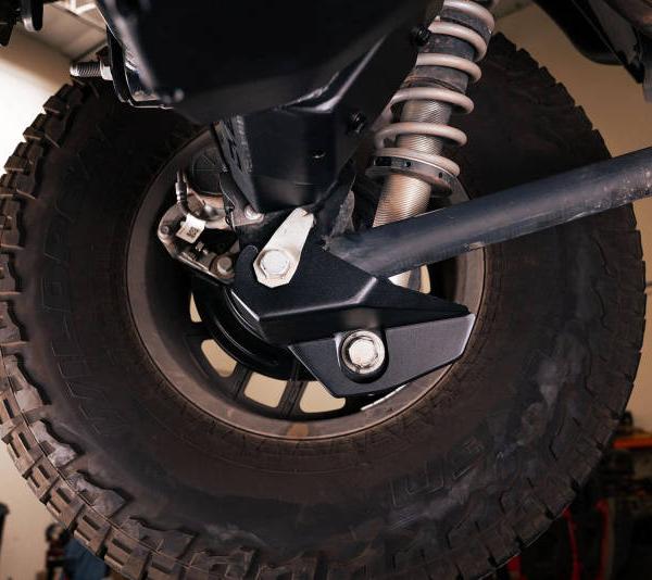 DV8 Offroad SPBR-04