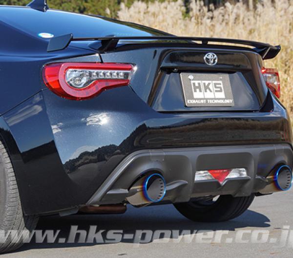 HKS 32018-AT058