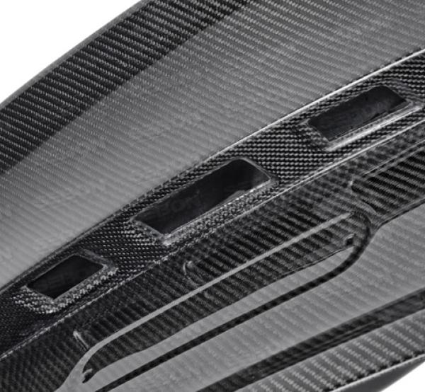 Seibon TL0708BMWE922D-C