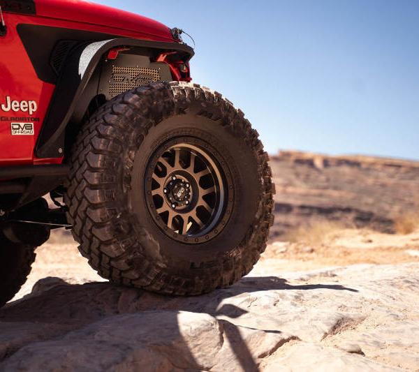 DV8 Offroad INFEND-03FB