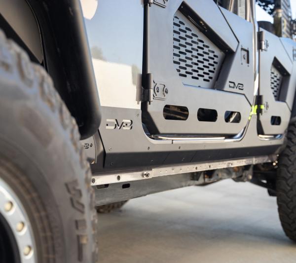 DV8 Offroad SRJL-09