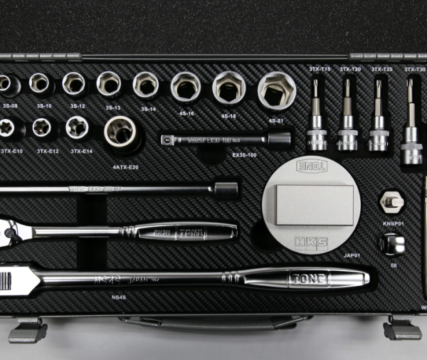HKS 82005-AT001