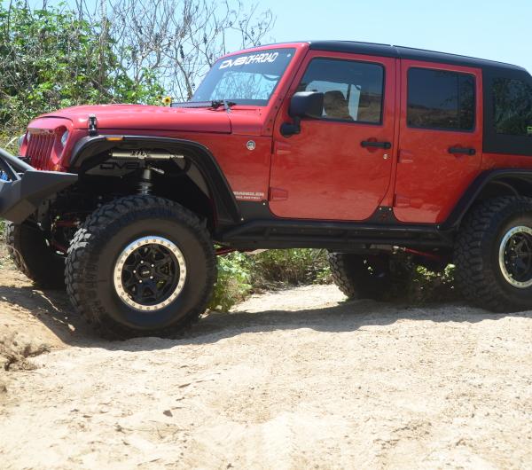 DV8 Offroad HT07FB42