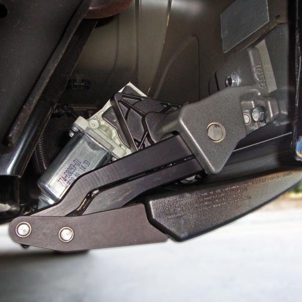 AMP Research 75138-01A-B