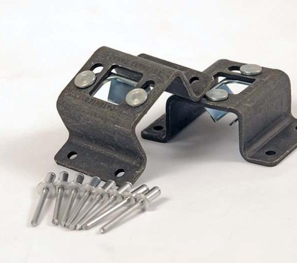 Dee Zee DZ TBSTRIKER